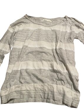 Hi-Line size XS Striped Lightweight Sweater Top - Gray & White